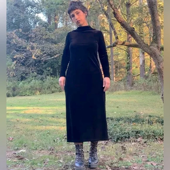 Vintage Dresses | Vintage Y2k / 90s Black Velvet Dress | Color: Black | Size: Mp | Jclnofalltrades's Closet Vintage Dresses | Vintage Y2k / 90s Black Velvet Dress | Color: Black | Size: Mp | Jclnofalltrades's Closet